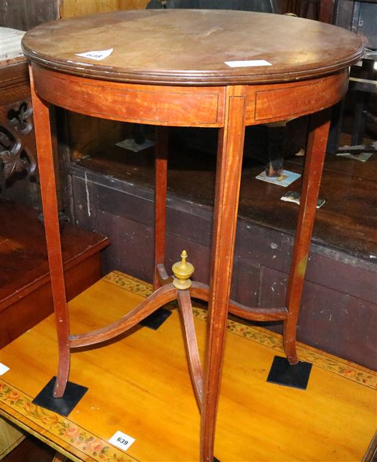 Edwardian circular top satinwood veneered occasional table